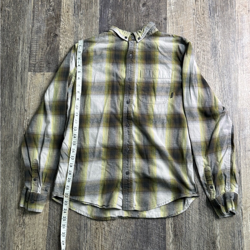 Bass Outdoor Men’s Medium Green-Gray Plaid Flannel Button Down Shirt Never Worn
